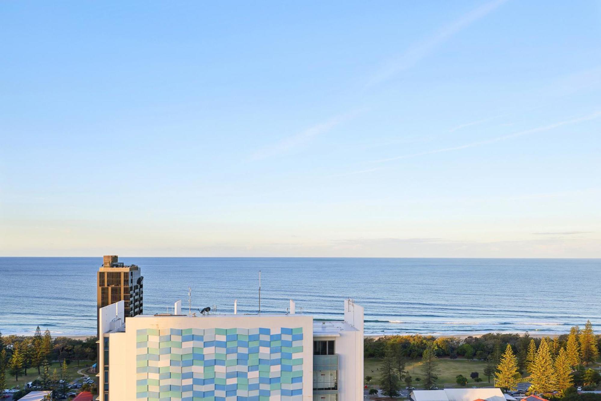 Ocean View 3-Bed With Gym, Pool, Sauna & Parking ゴールドコースト エクステリア 写真