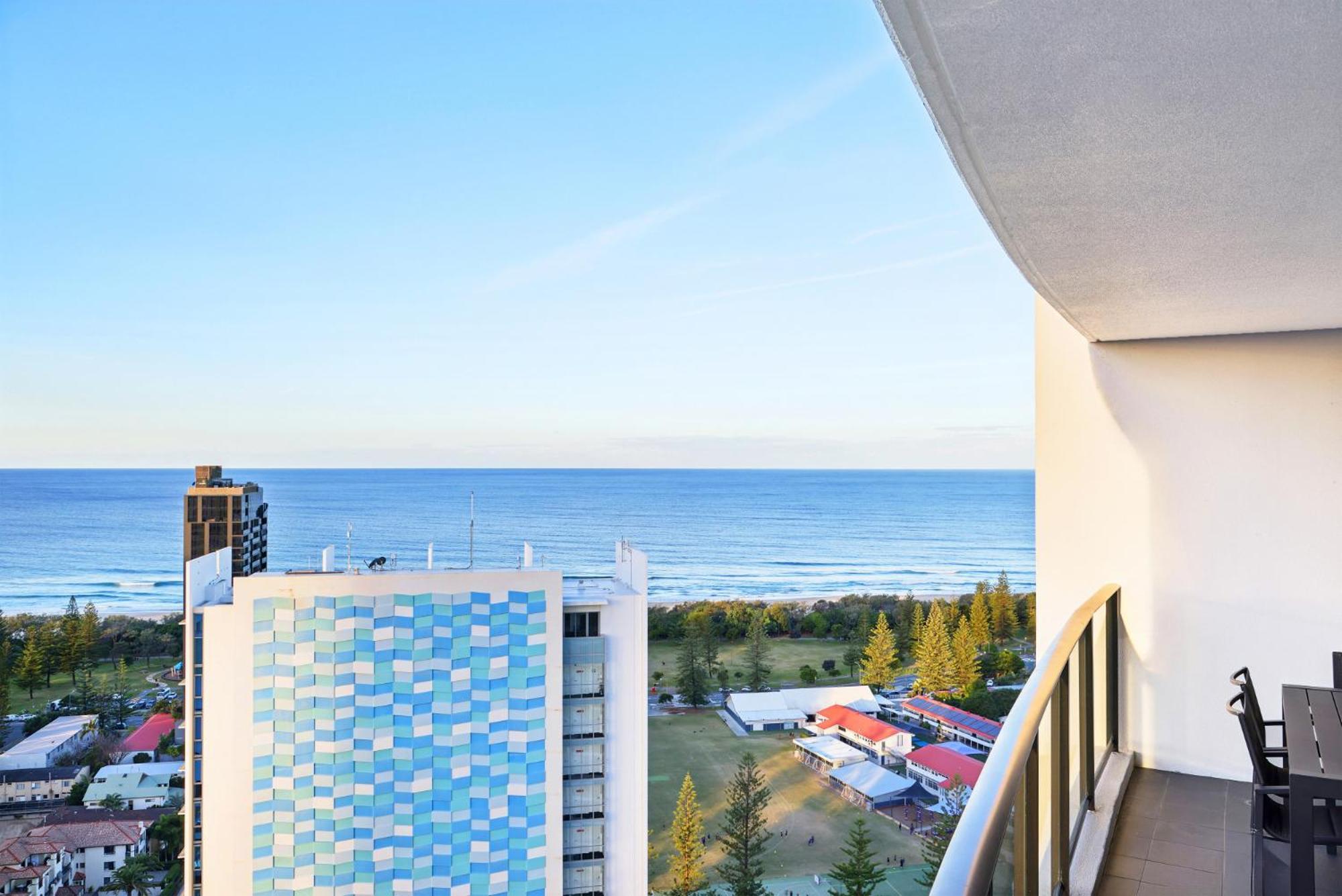 Ocean View 3-Bed With Gym, Pool, Sauna & Parking ゴールドコースト エクステリア 写真